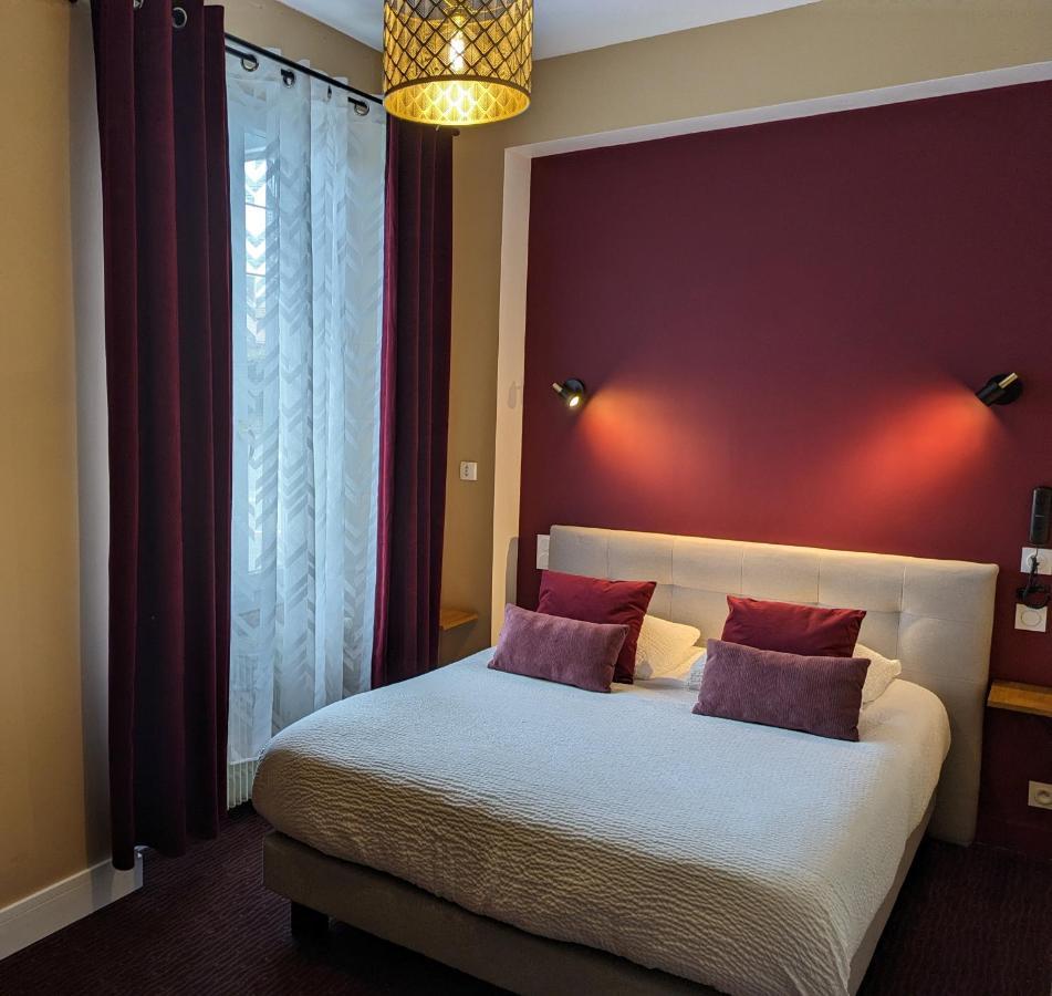 Mont-près-Chambord Logis Hotel Le Saint Florent מראה חיצוני תמונה