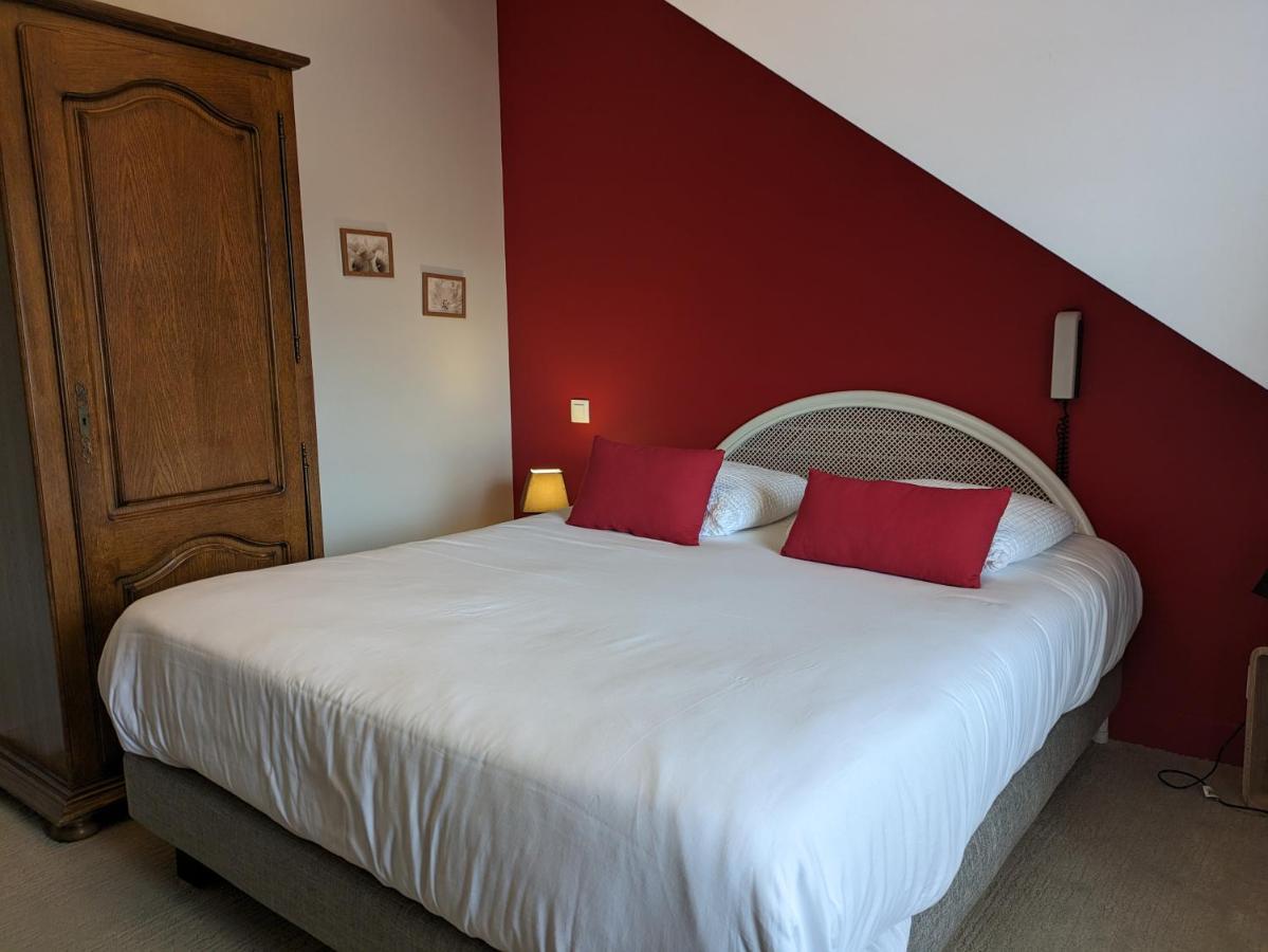 Mont-près-Chambord Logis Hotel Le Saint Florent מראה חיצוני תמונה