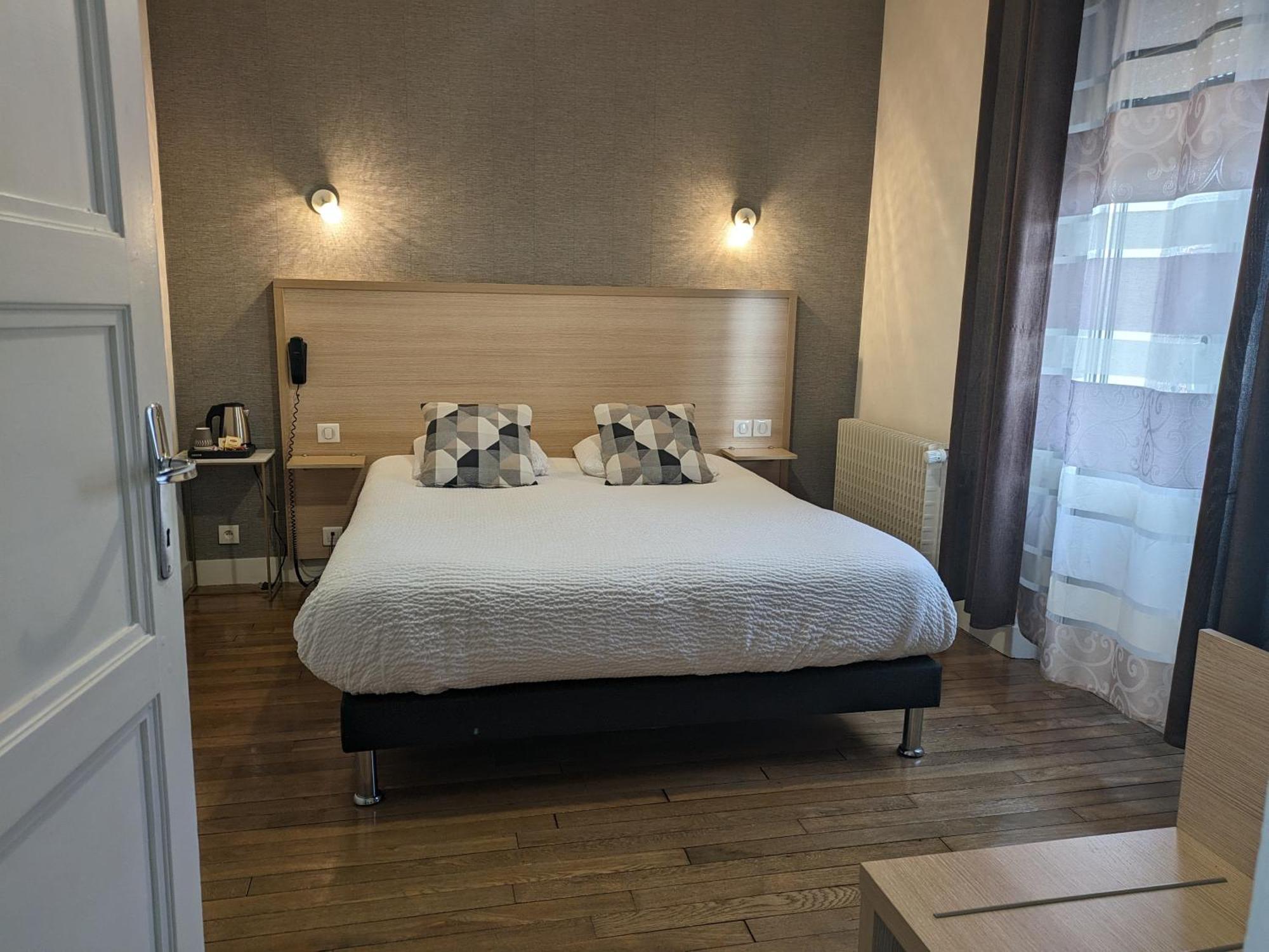 Mont-près-Chambord Logis Hotel Le Saint Florent מראה חיצוני תמונה