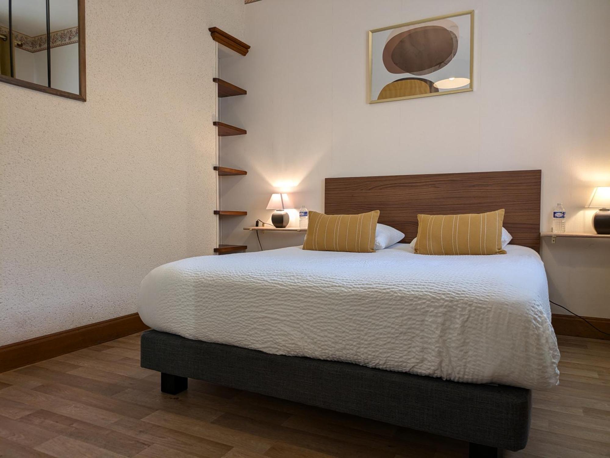 Mont-près-Chambord Logis Hotel Le Saint Florent מראה חיצוני תמונה