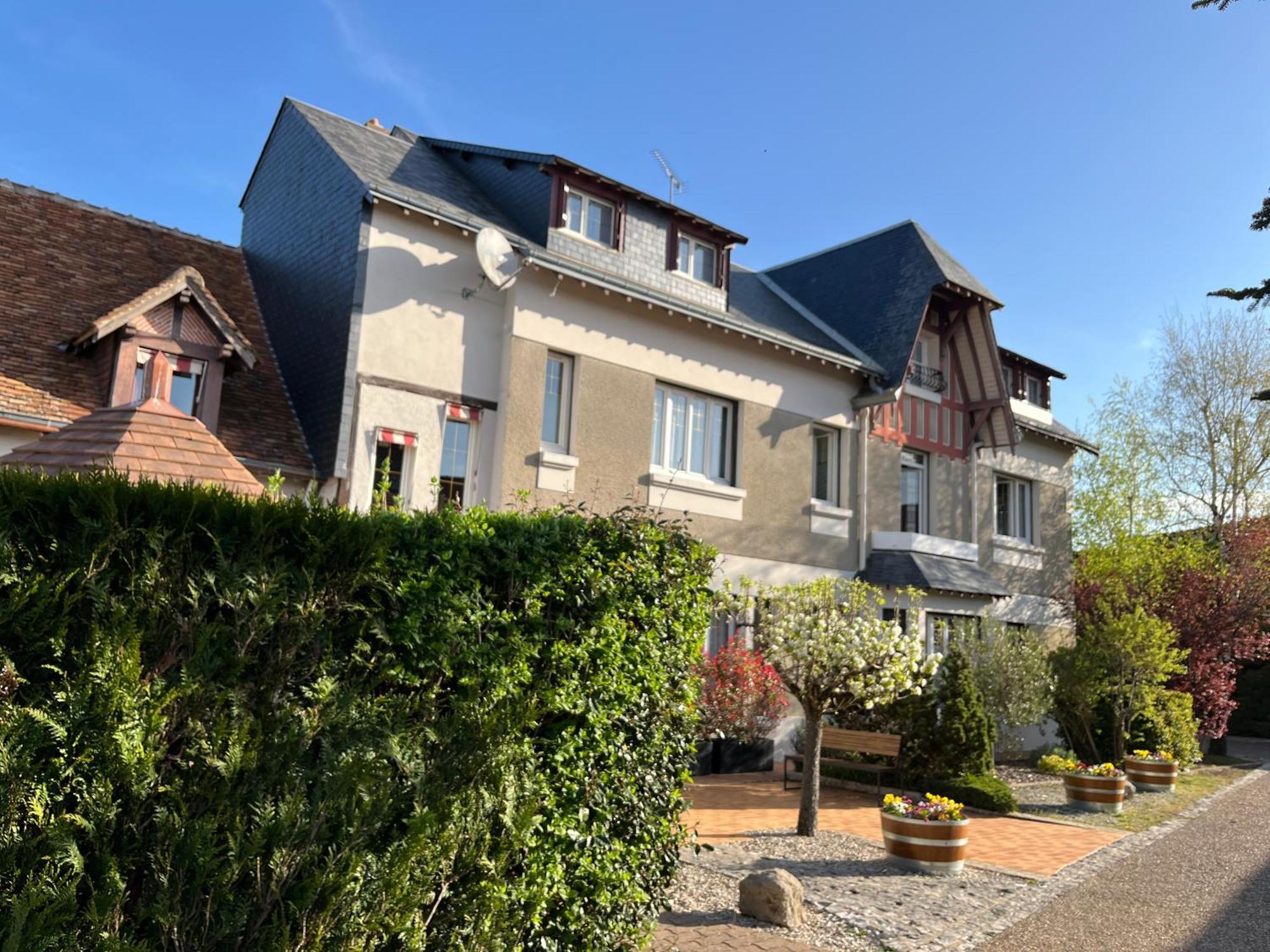 Mont-près-Chambord Logis Hotel Le Saint Florent מראה חיצוני תמונה