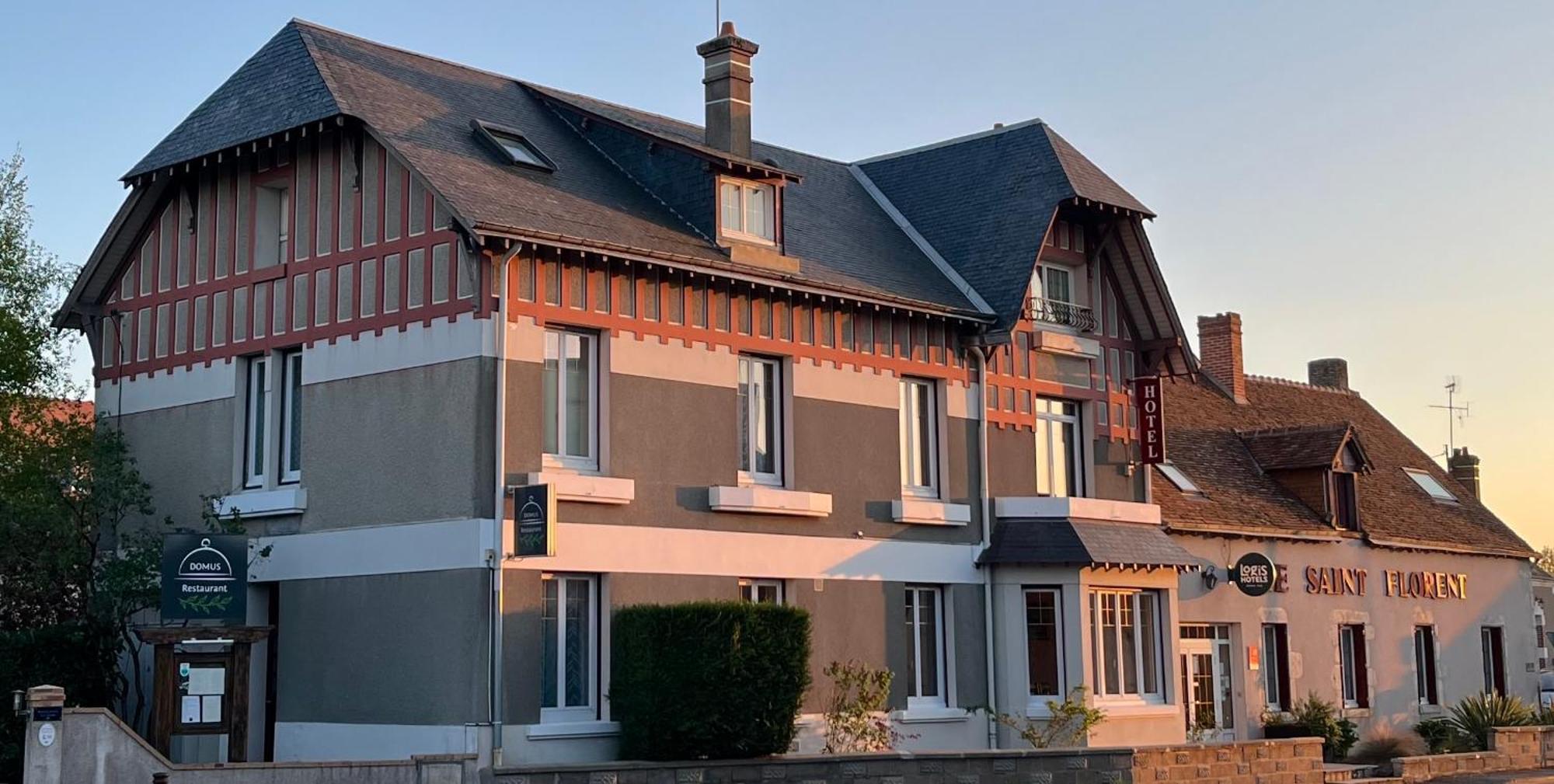 Mont-près-Chambord Logis Hotel Le Saint Florent מראה חיצוני תמונה