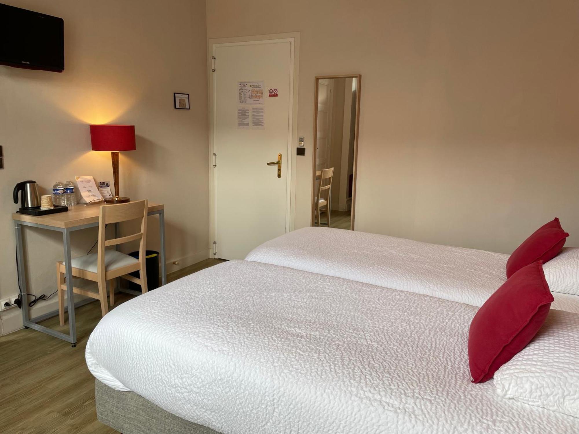 Mont-près-Chambord Logis Hotel Le Saint Florent מראה חיצוני תמונה