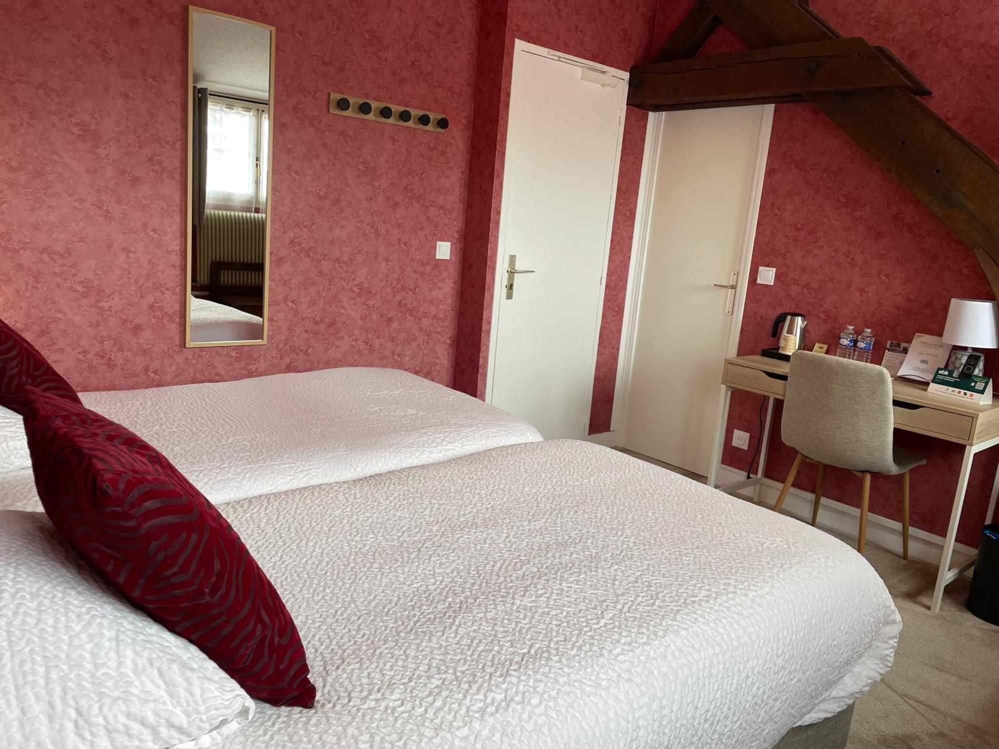Mont-près-Chambord Logis Hotel Le Saint Florent מראה חיצוני תמונה