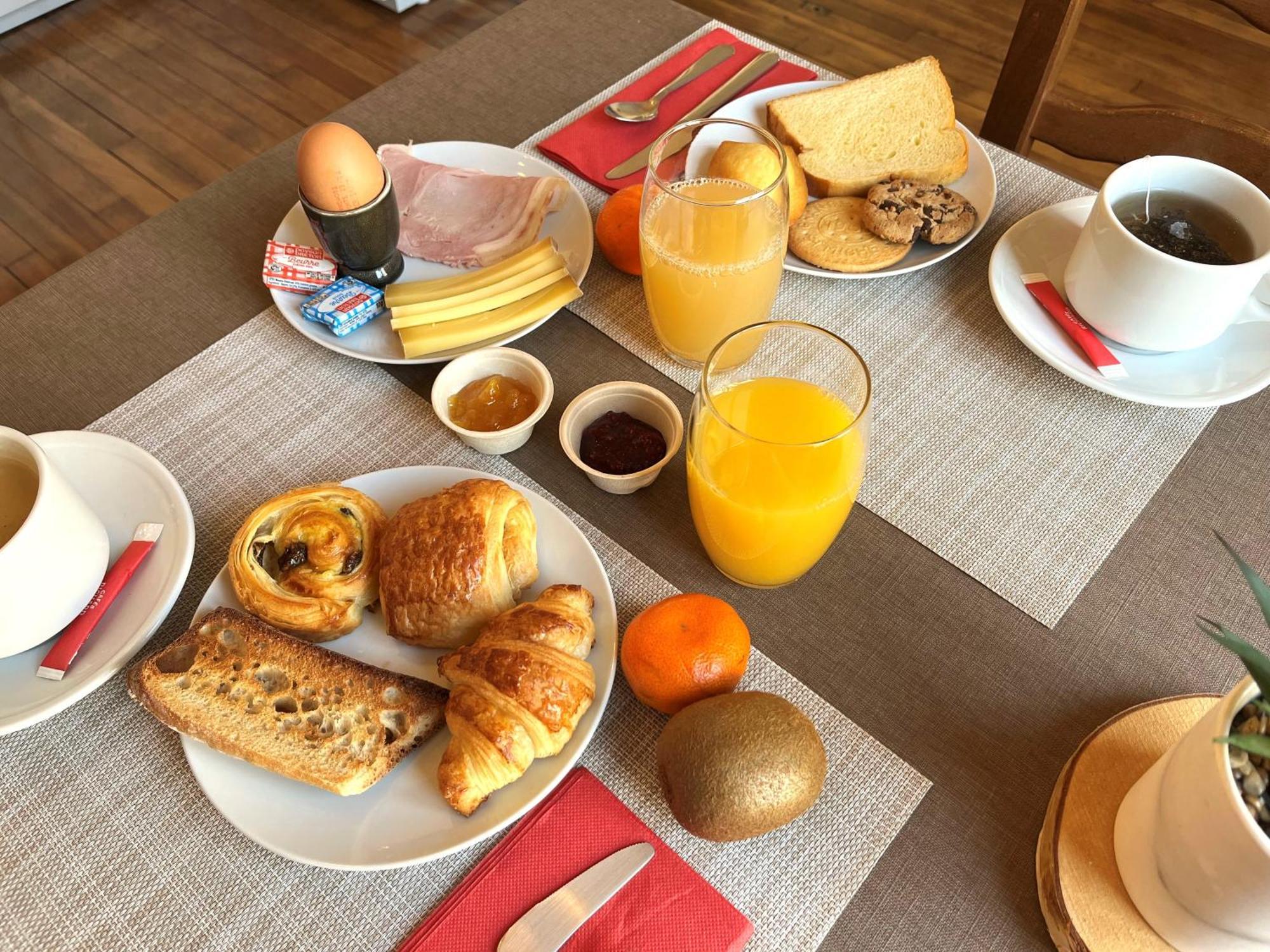 Mont-près-Chambord Logis Hotel Le Saint Florent מראה חיצוני תמונה